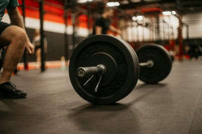 Afslankspuiten jagen steeds meer mannen de sportschool in